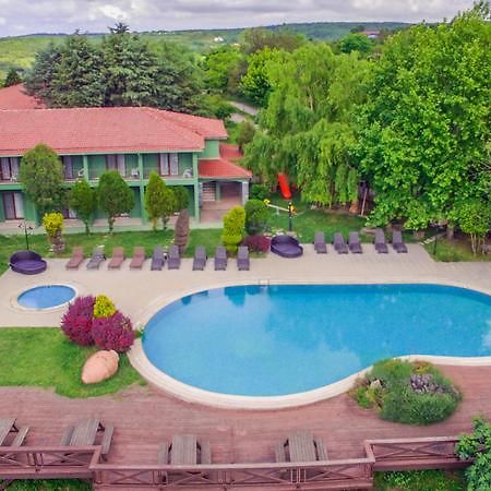 อิสตันบูล แอร์พอร์ต ดูรูซู คลับ โฮเต็ล Hotel Arnavutkoy ภายนอก รูปภาพ